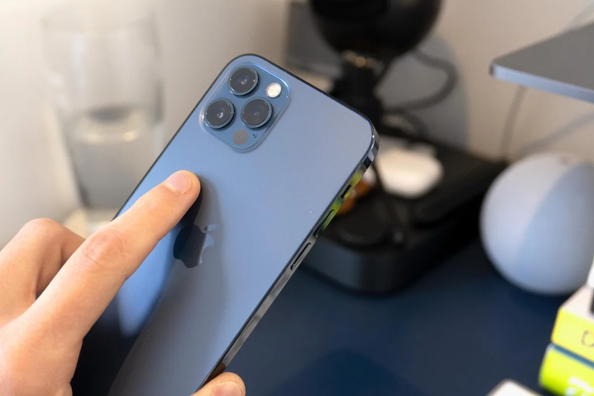 How I Use Back Tap and Shortcuts to Capture Info on My iPhone